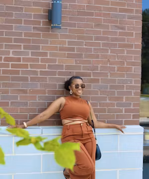 Cocobuttercurls: Capturing the World through a Fashionable Lens