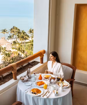 Jennifer Madera: Miami's Queen of Food, Fashion, and Adventure