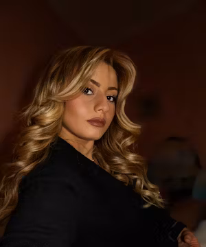 Francesca Marsella: Jetsetting Fashionista and Fitness Queen