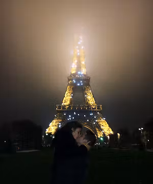 Creative and romantic travel content by @viajandocontigo__