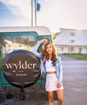 LivingLesh: Iesha Vincent's Luxe Life Chronicles