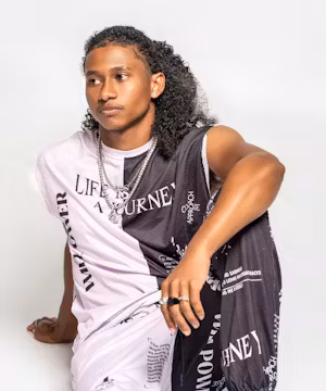 **Roshaun's Radiant Journey: Spreading Island Vibes**