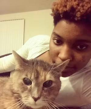 Makeup and Beauty Influencer @Elishevaherclay86