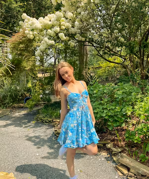 Welcome to Emily Collins' dazzling world of creativity!