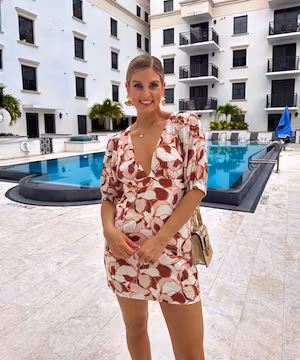 Meet Lindsey Simon, the inspiring Nashville influencer who's brightening up your feed with tall girl fashion and positivity