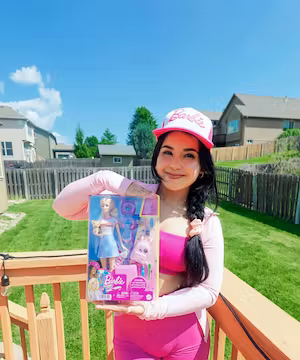 Meet Britney: Spreading Sunshine from Omaha to Instagram!