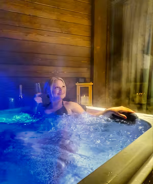 Sponsored Instagram post by @hamiczech