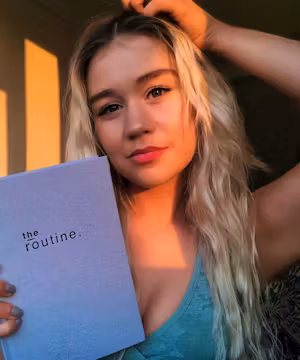 @Hansikins - Influential London Lifestyle & Fashion Guru