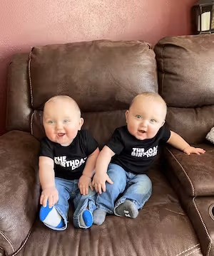 Clothes/Twin Baby Items/Family Let me promote you!