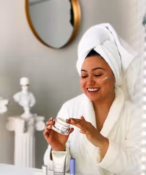 Julia Guardiola: Inspiring Beauty, Travel and Lifestyle Maven