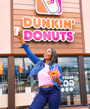 Colorful, High-Quality Instagram Post + Story from @UpToClaudia!