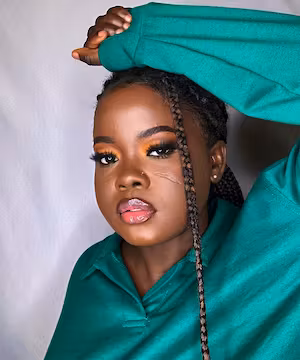 Original modeling photos by @Amina_ibro