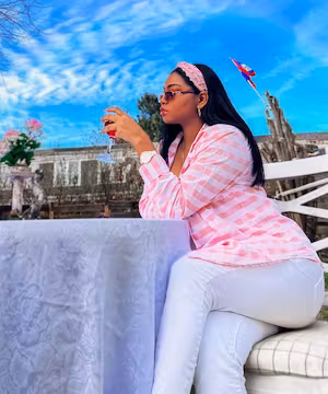 Welcome to the world of Shatefa Garbutt - an entrepreneurship enthusiast, Belizean BSc, and GU