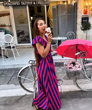 Meet Regina del Sole: Globe-Trotting Tarologist & Italian Tutor