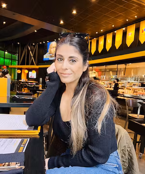 Welcome to the world of Melissa Ho! The creator specializing in Modeling + Photography is here to bring you beauty