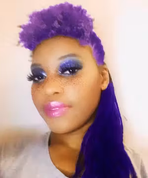 Makeup and Beauty Influencer @Elishevaherclay86