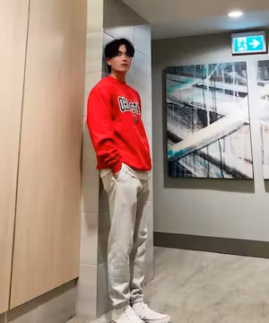 Fashion Instagram post from @Solsole0618