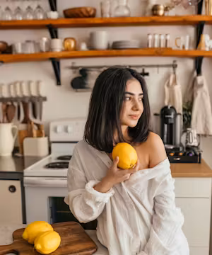 Meet Lilit Janjughazyan: Inspiring Lives One Post at a Time!