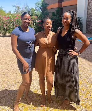 Fashion Trends Instagram posts by @iamrynyree