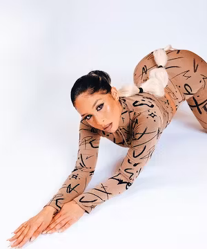 Model and Dancer @kharlimendoza