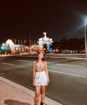 Yasmin: Lighting up Toronto with Style and Grace