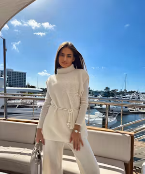 Anna Loran: Sparkling Life of an Instagram Influencer