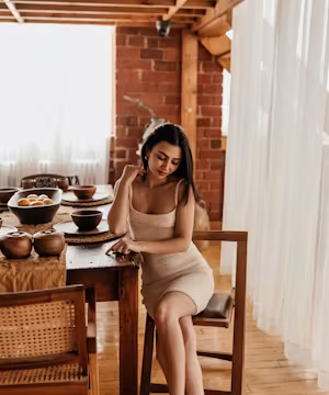 Meet Lilit Janjughazyan: Inspiring Lives One Post at a Time!