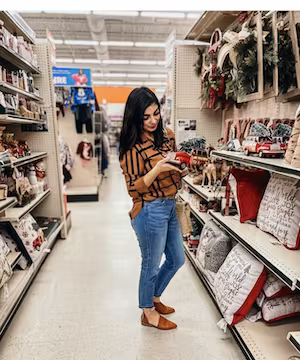 Cristina Alewelt: Embodying Vibrant Latina Motherhood & Travel