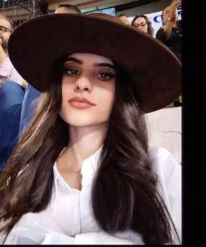 Radiant Journey: Lyn_delatorre20's Inspiring Influence