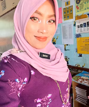 Noorbaithi brightens up the world with her infectious smile and love for kimchi!