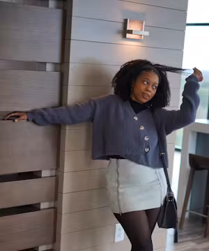 Cocobuttercurls: Capturing the World through a Fashionable Lens