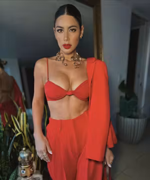 Victoria Zambrano: Puerto Rico's Vibrant Fashion Maven