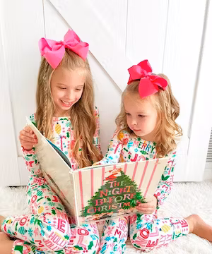 Sponsored Instagram post from @Asprinkleof.pink