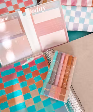 From family adventures to latin-inspired content, Brenda Marino lights up the 'gram with her uplifting vib