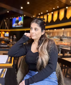 Welcome to the world of Melissa Ho! The creator specializing in Modeling + Photography is here to bring you beauty