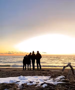 Welcome to Courtenay Hartford's world of timeless beauty and delight!