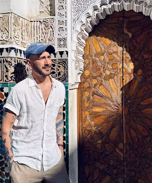 Benjamin Maguire: Jetsetter Actor and Chic Designer with a Fitness Flair