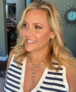 Karen Hill:Beauty and Fashion with a Gen-X Edge