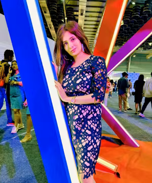 Unveiling Nisha: Powerhouse Influencer & Fashion Maven