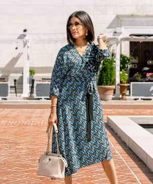 Lorena Levy: The Queen of Ageless Style and Bold Beauty