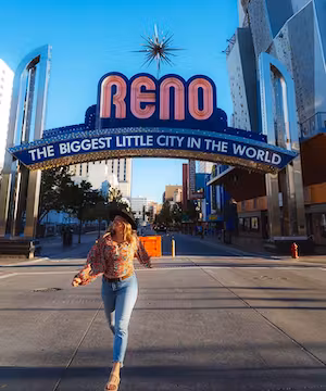 Original Instagram Reel from @itsloganmarie with engaging and beautiful backgrounds from the PNW