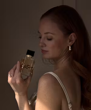 AshleyVasicek: Spinning Style and Adventure Tales in NYC