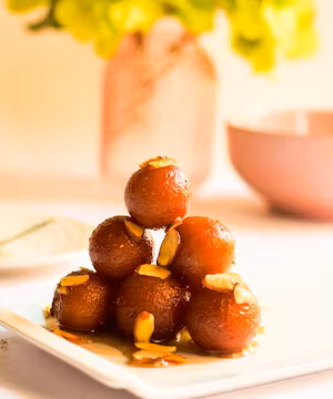 Ruda Khan: Capturing Chicago's Ramadan Feast!