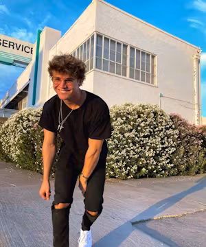 Custom TikTok from @ayypatrick