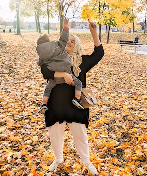 Lifestyle, Motherhood and Plus-Size Fashion