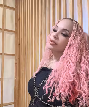 Tracy Michelle: Crafting Dreams in Style