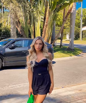 Fashion and beauty by @kolbrunelma