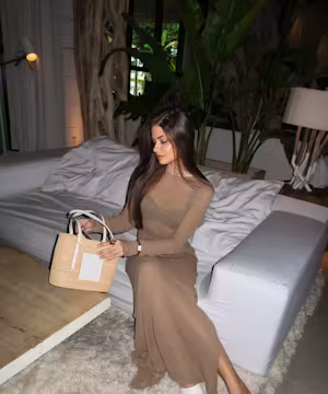 Anna Loran: Sparkling Life of an Instagram Influencer