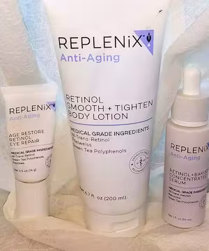 Welcome to the world of Jamie Allred, digital creator and nail artist extraordinaire!