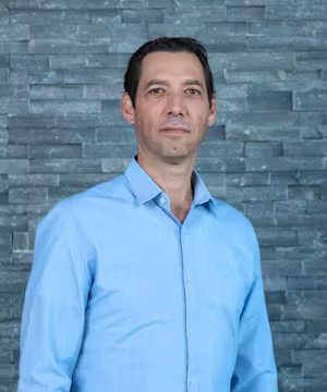 Meet Saar Semo: Tech Whiz Fighting Financial Crime!